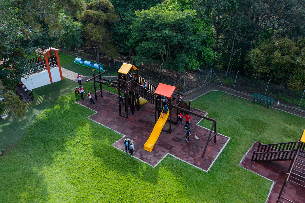 Contáctanos en APDE Las Charcas